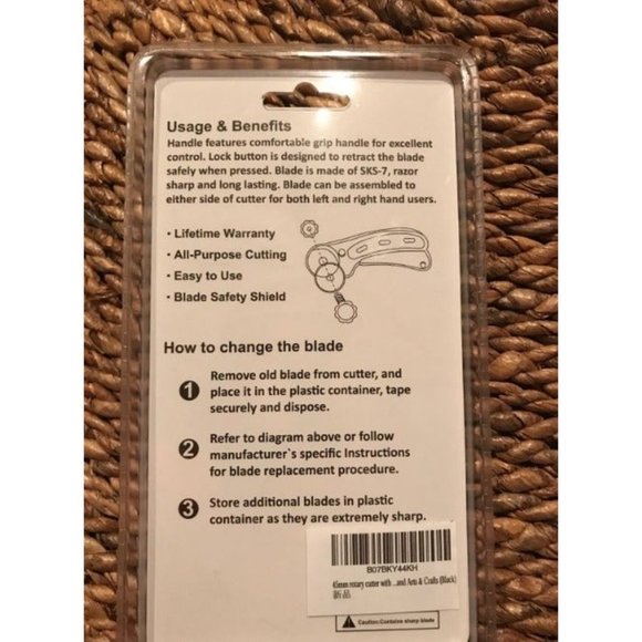 45mm Rotary Cutter with 7pcs Replacement Blades, Ergonomic Handle Rolling Cutter - Picture 2 of 2